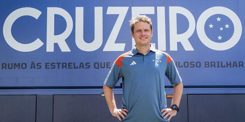 Técnico do Cruzeiro aparece entre os melhores do futebol brasileiro