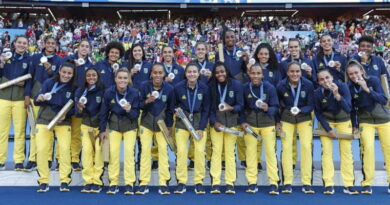 Seleção Brasileira de futebol feminino é prata em Paris