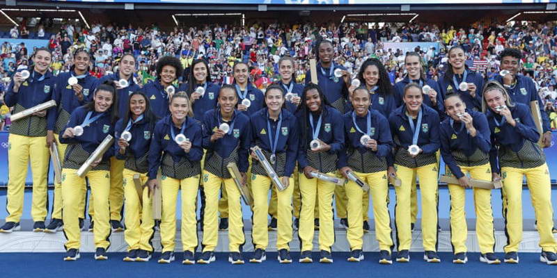 Seleção Brasileira de futebol feminino é prata em Paris